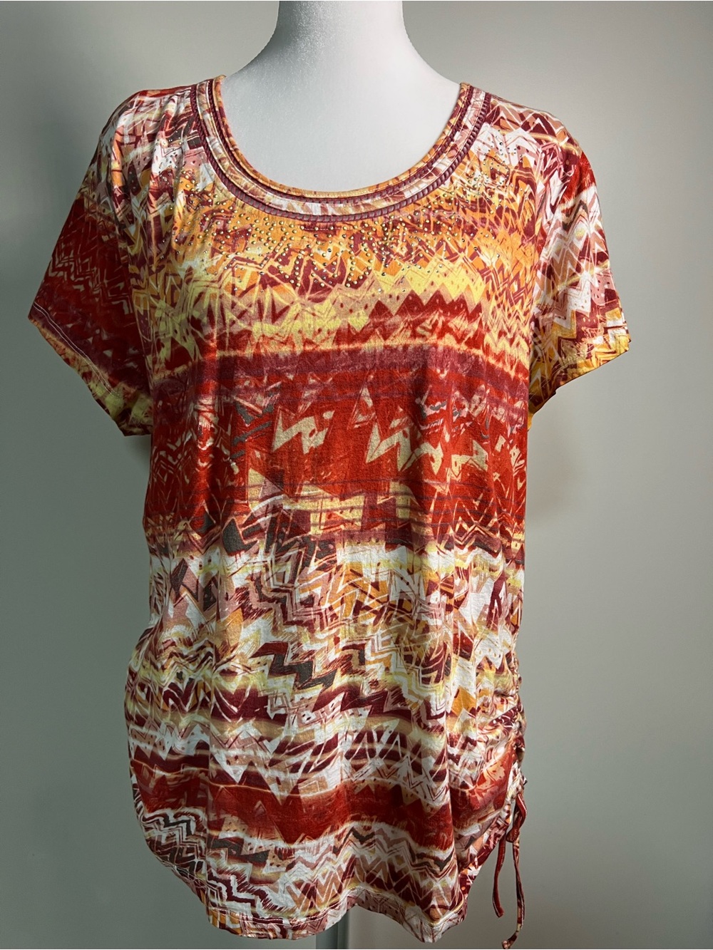 Gloria Vanderbilt Short Sleeve Abstract Print Tee in Red & Yellow